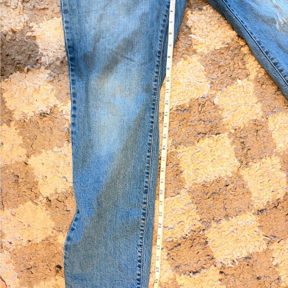 Universal Thread Light Blue Straight Jeans - Picture 6 of 6